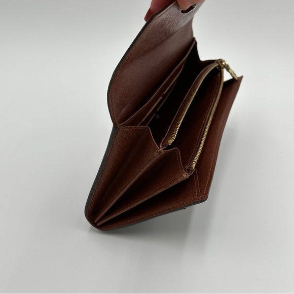 Authentic LV monogram Crossbody wallet - Picture 8 of 13